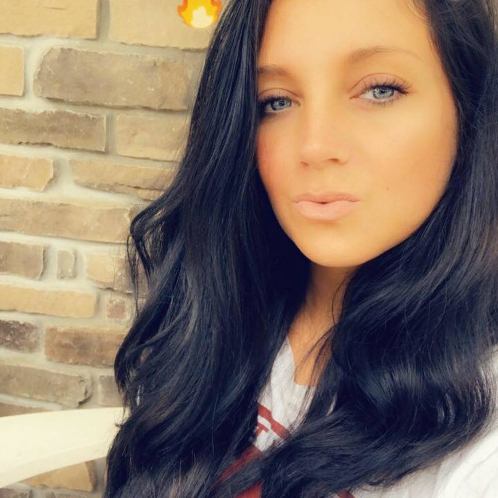 Meet your Posher, Courtney